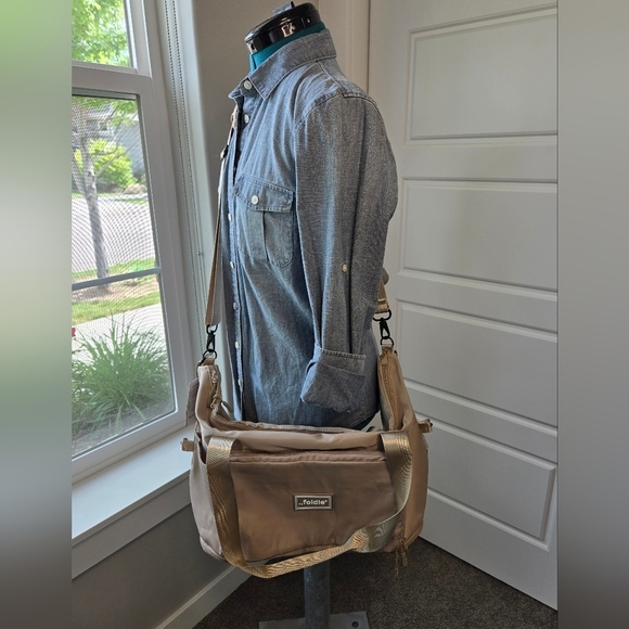 NWT THE FOLDIE THE ORIGINAL BEIGE TRAVEL BAG EXPANDABLE TOTE PACKABLE CARRY ON - Picture 4 of 16